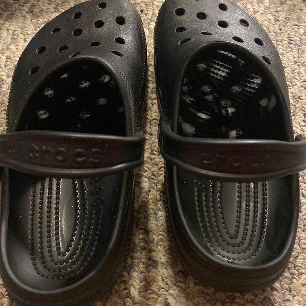 Black Crocs